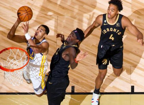  新星闪耀：明尼苏达大一后卫卡姆-克里斯蒂展现NBA潜力